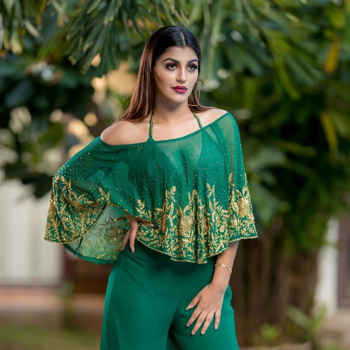yashikaaannand_