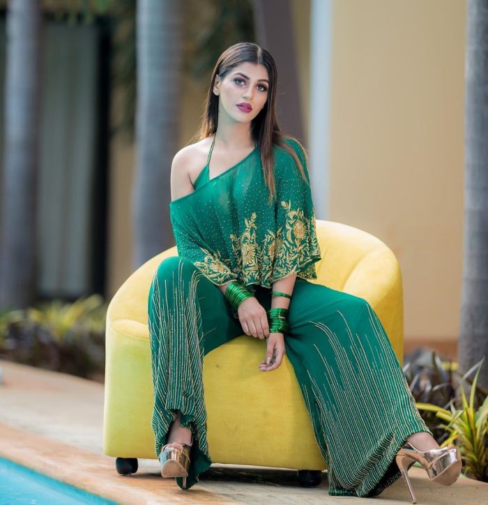 yashikaaannand_13