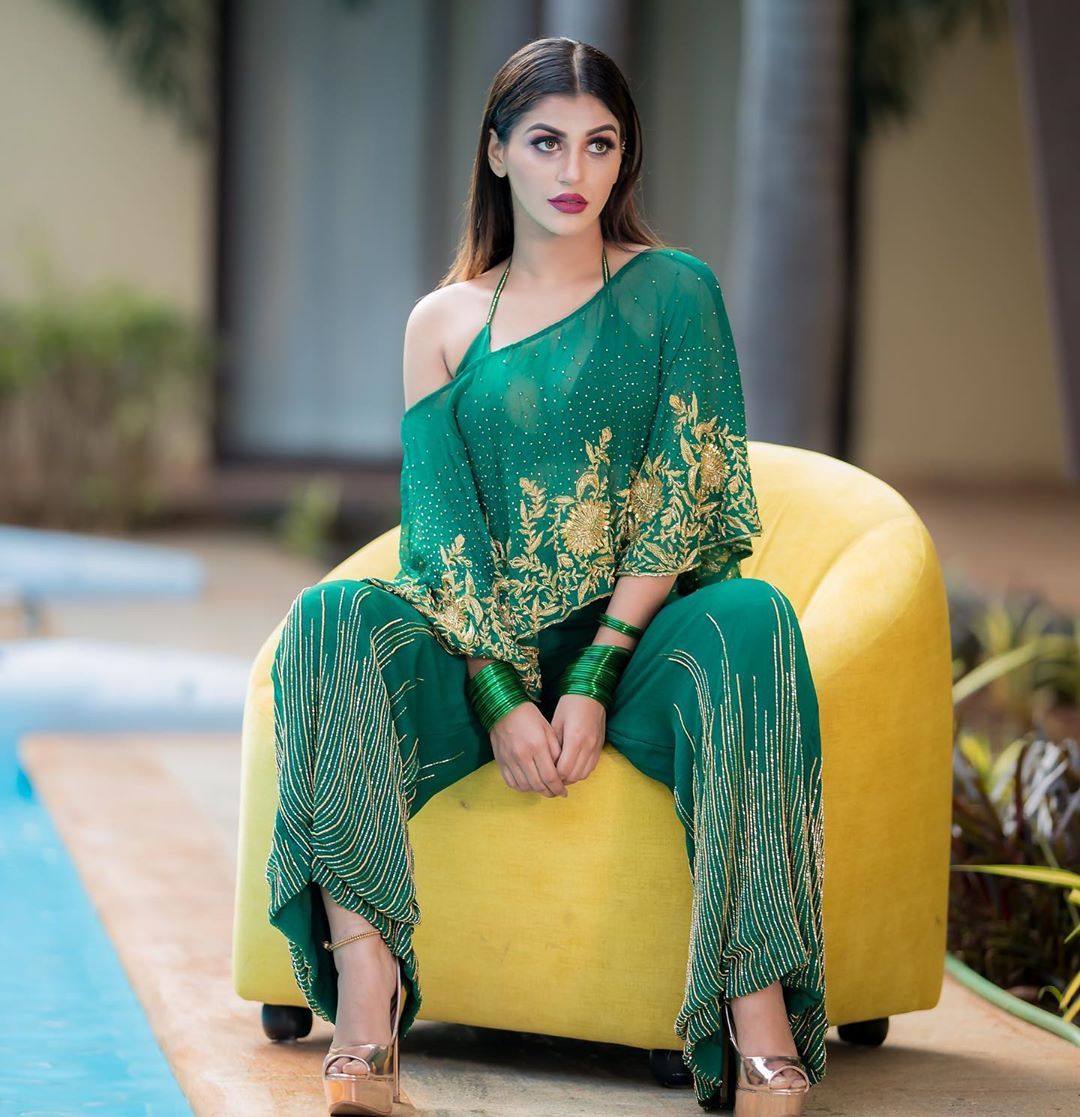 yashikaaannand_14