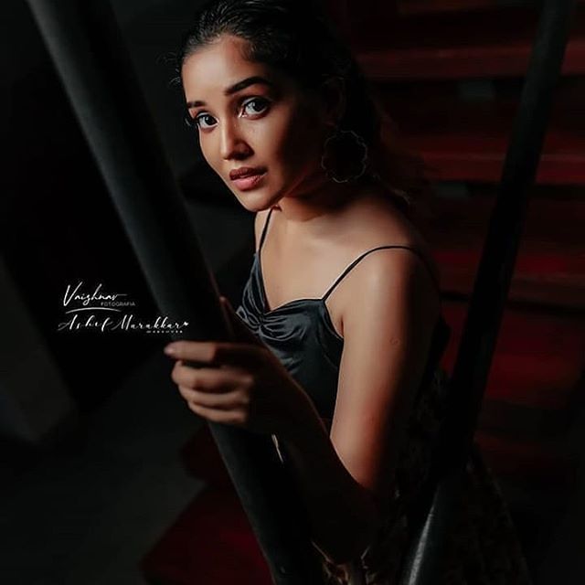 anikha surendaran