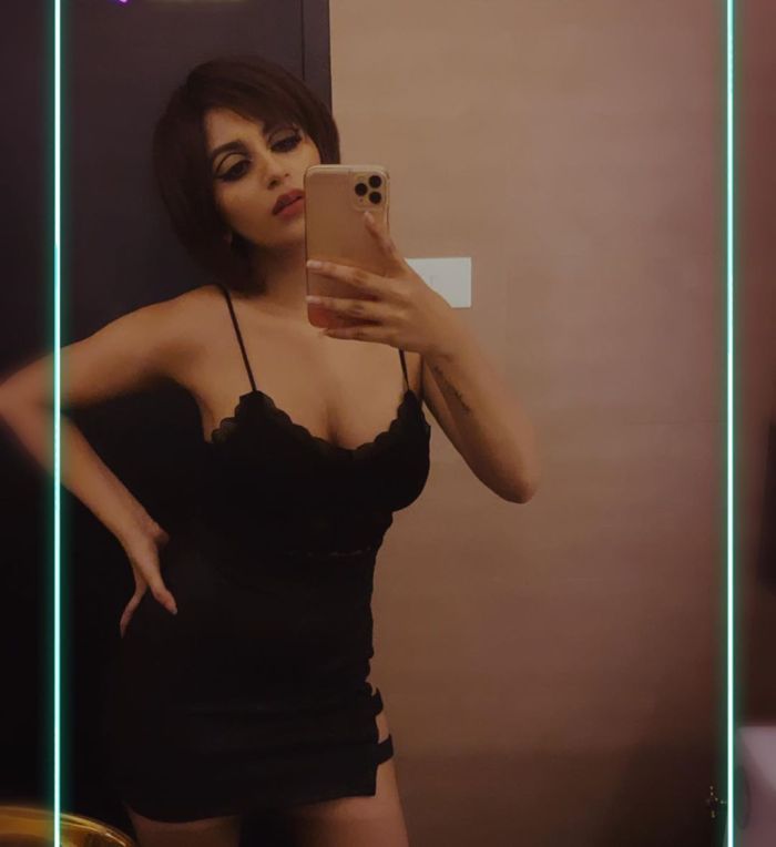 yashikaaannand_1