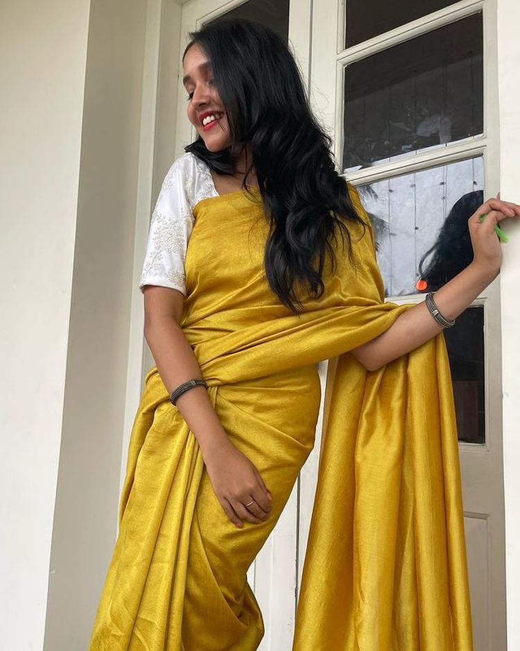 anikha surendar