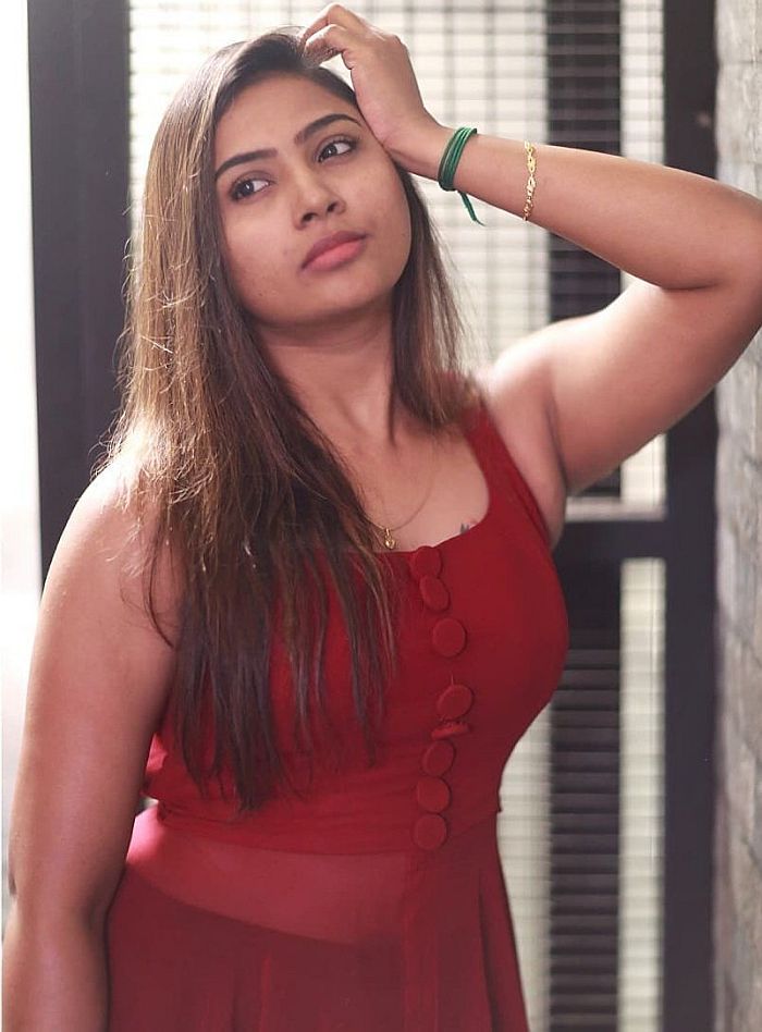 maina nandhini