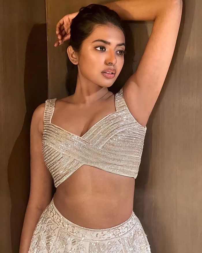 shivani 4