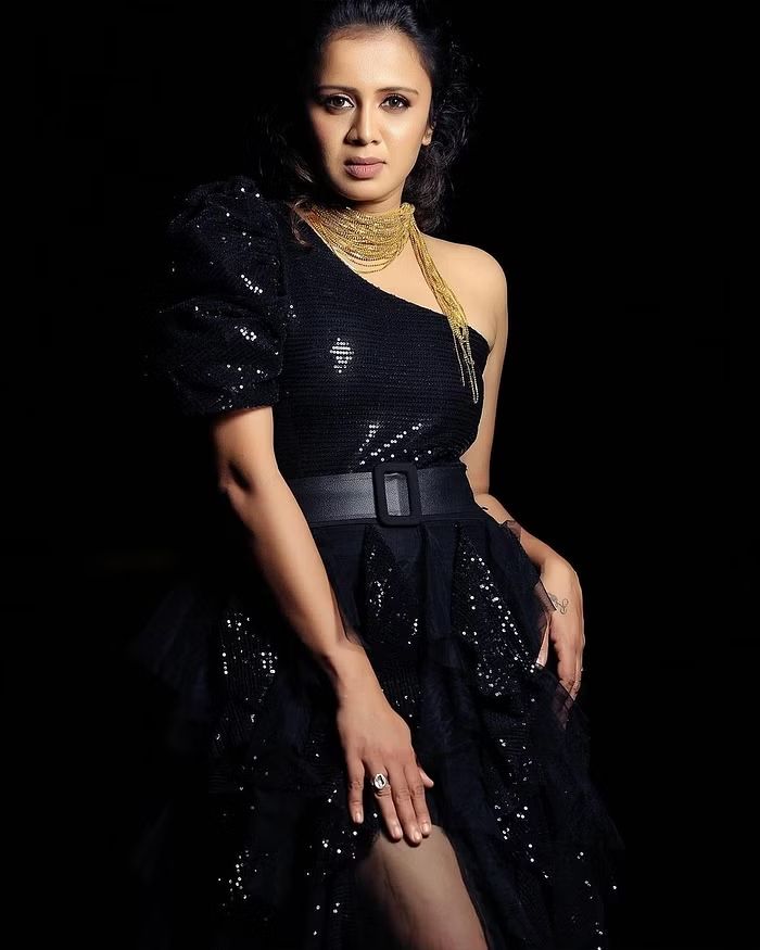 vj anjana 1