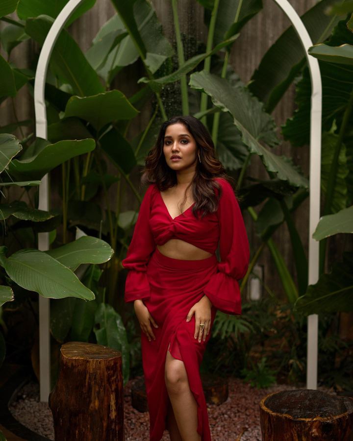 anika surendar