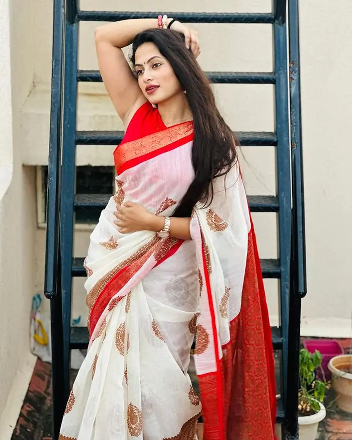 Ethirneechal serial actress madhumita new look photo